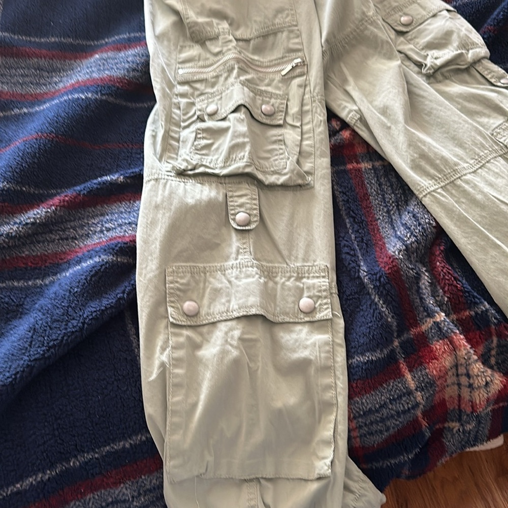 Banana Republic Cargo Pants - Picture 4 of 5